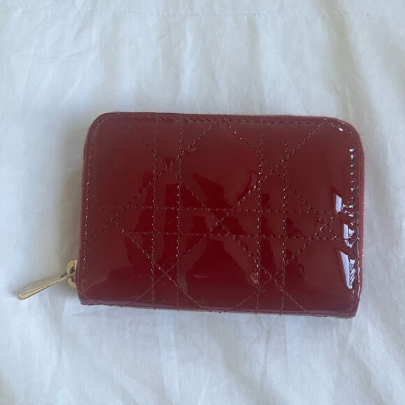 Lady Dior Voyageur Wallet in Patent Leather Red - Picture 1 of 6